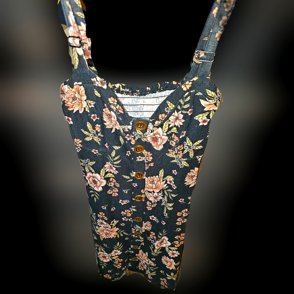 Jouniors size small. Cute mini dress